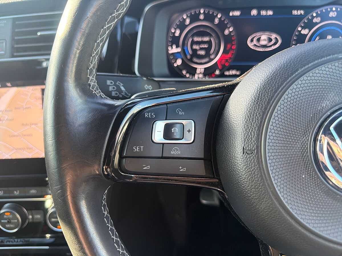 Volkswagen Golf R