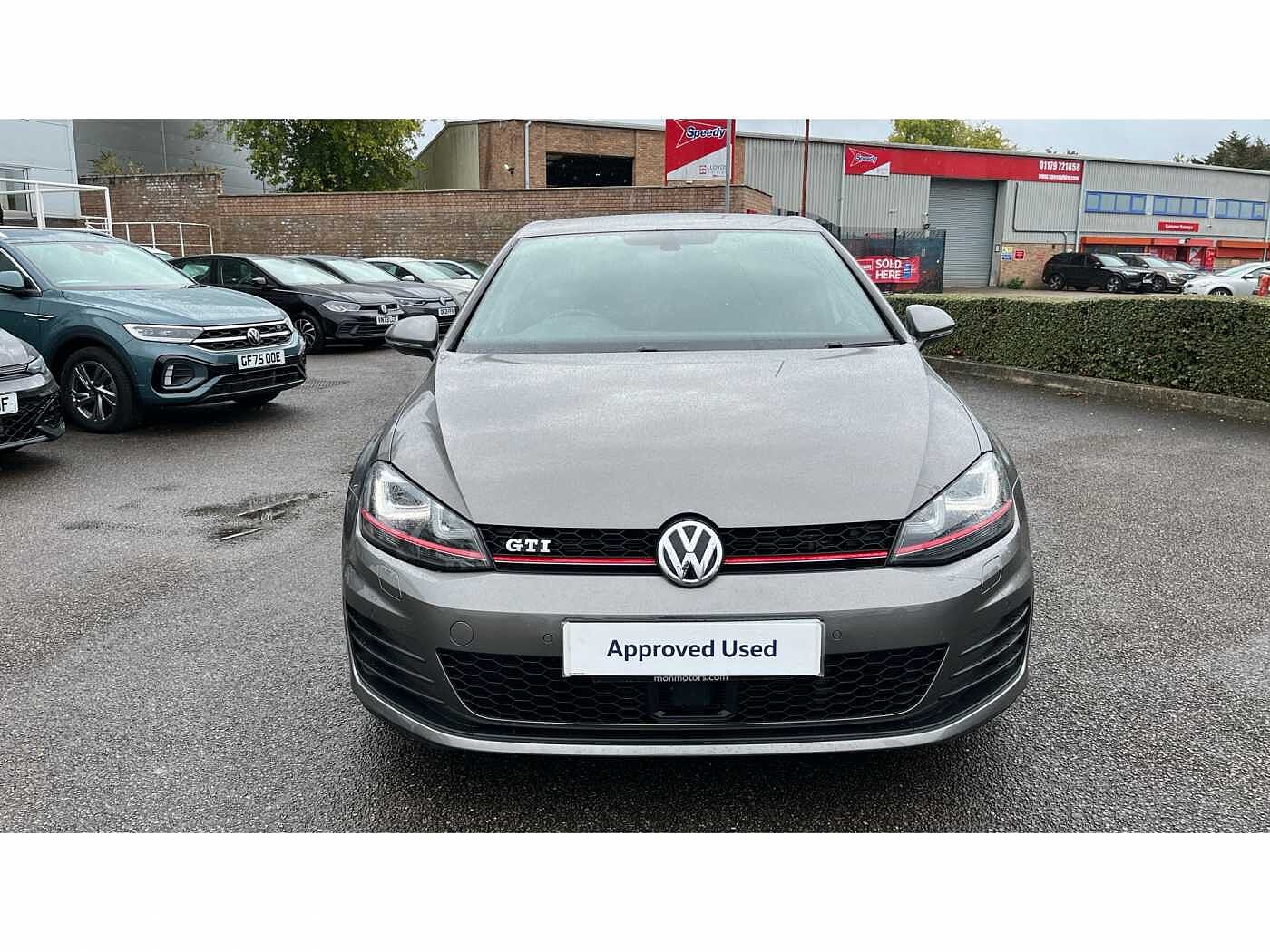 Volkswagen Golf GTI