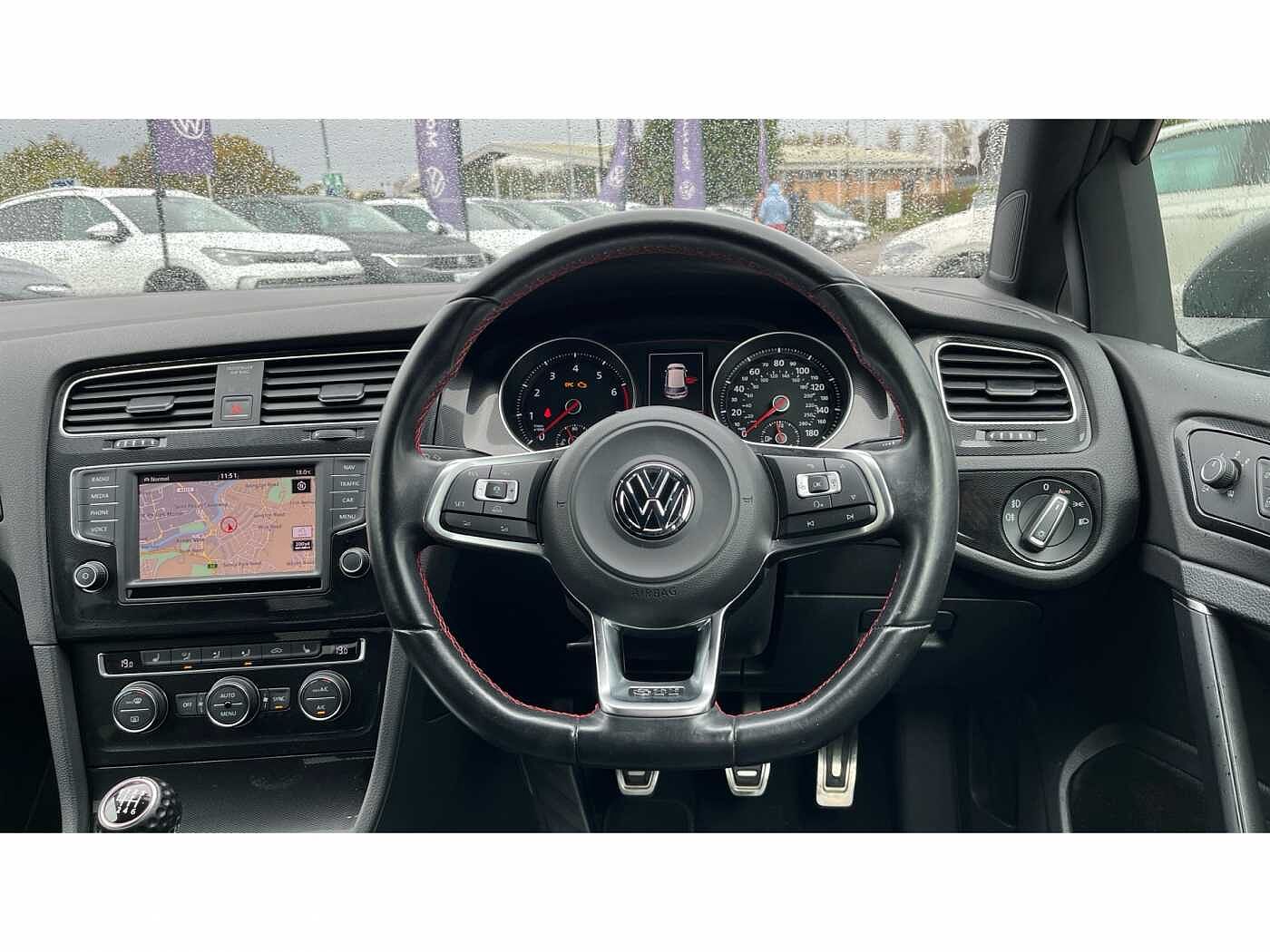 Volkswagen Golf GTI