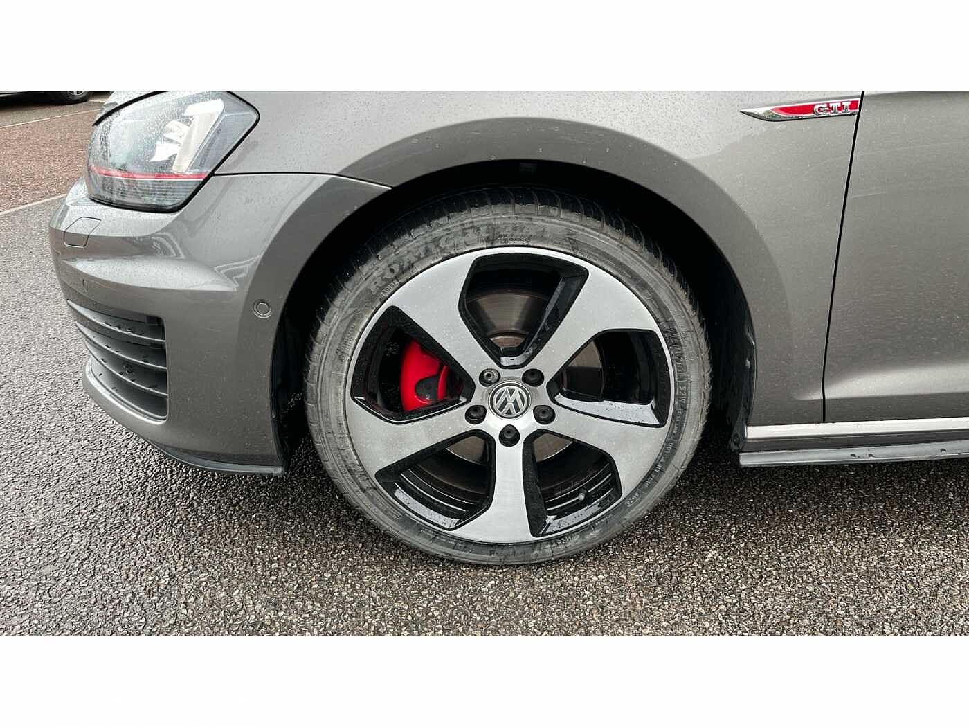Volkswagen Golf GTI