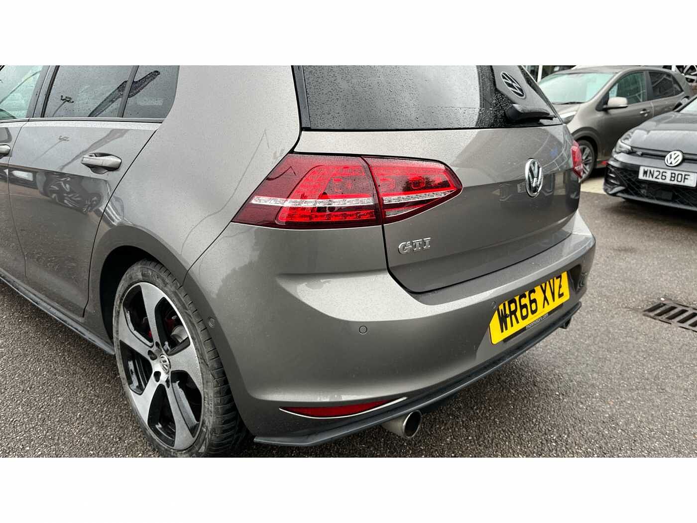 Volkswagen Golf GTI
