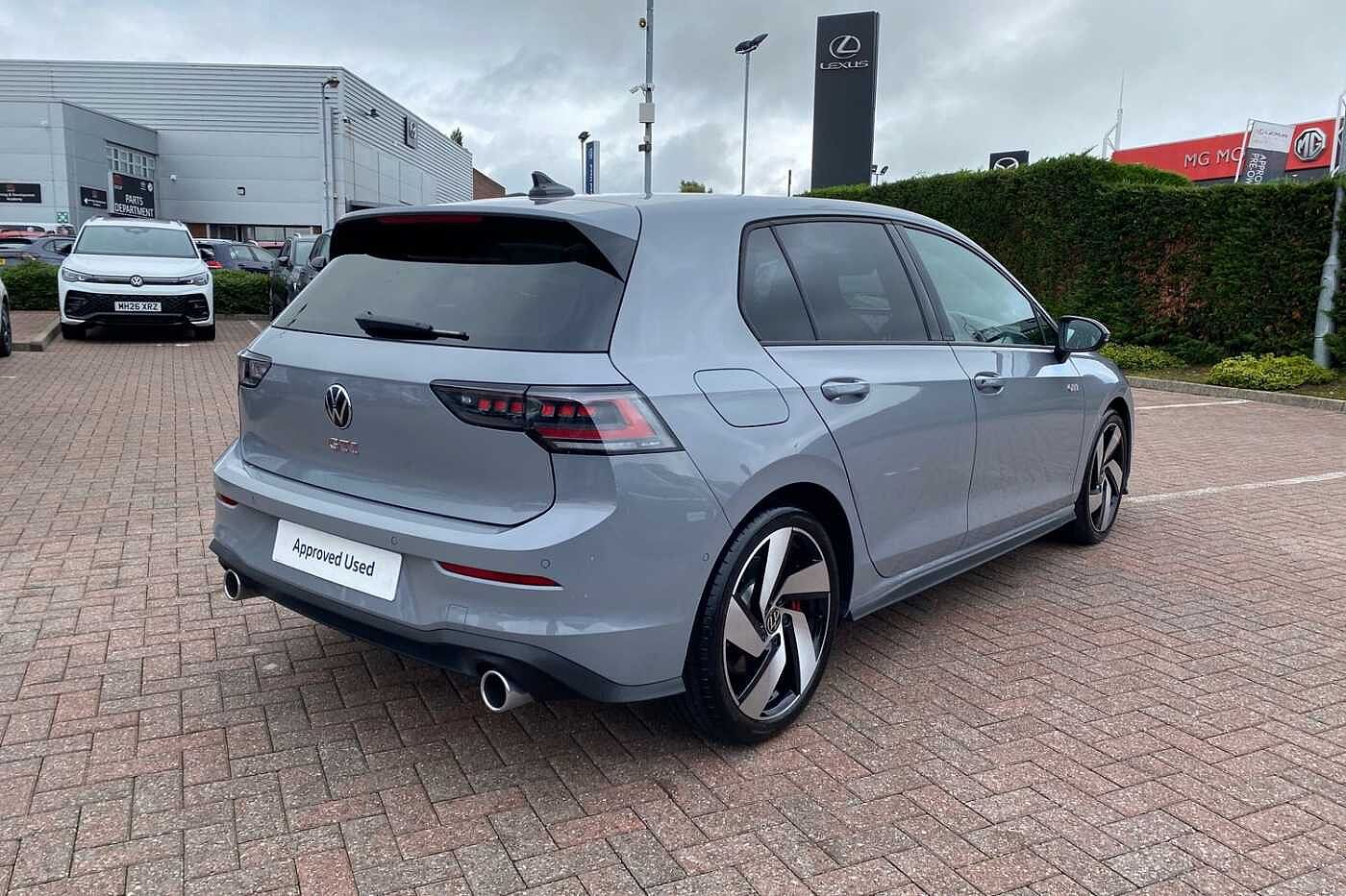 Volkswagen Golf GTI