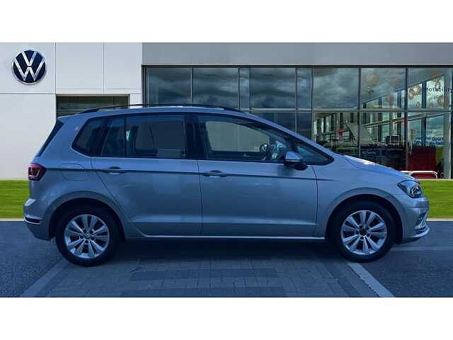 Volkswagen Golf SV