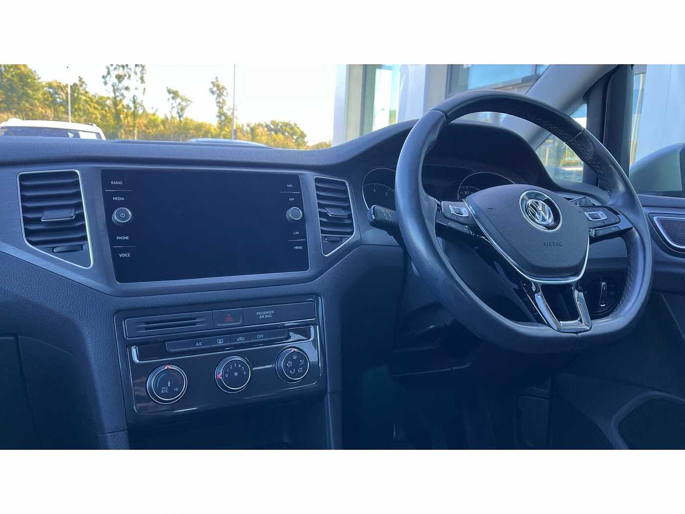Volkswagen Golf SV