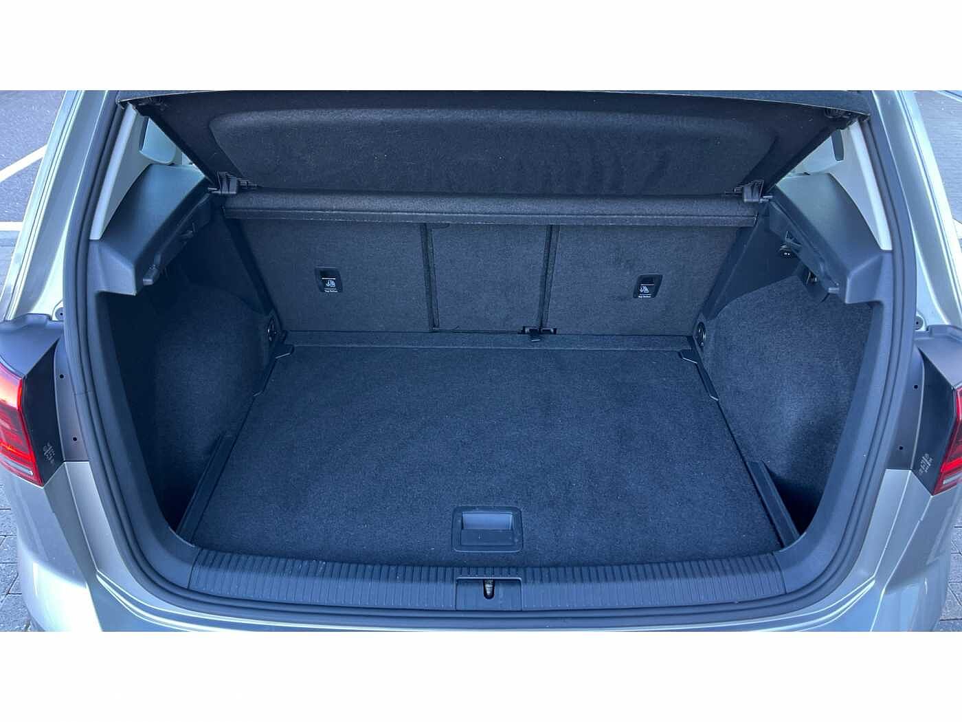 Volkswagen Golf SV