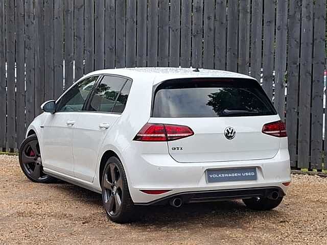 Volkswagen Golf GTI