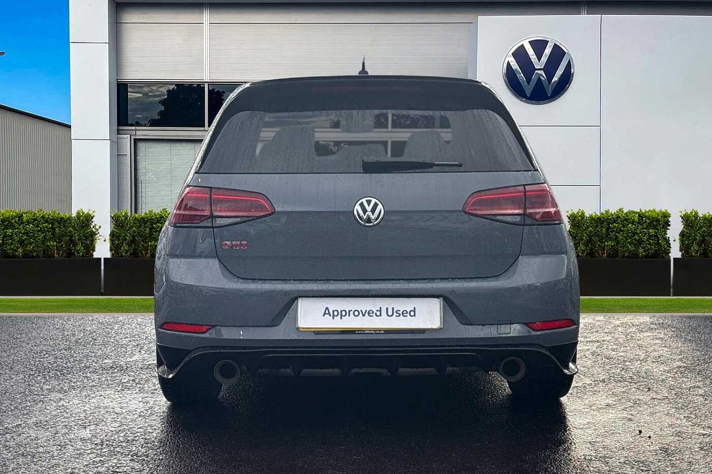 Volkswagen Golf GTI